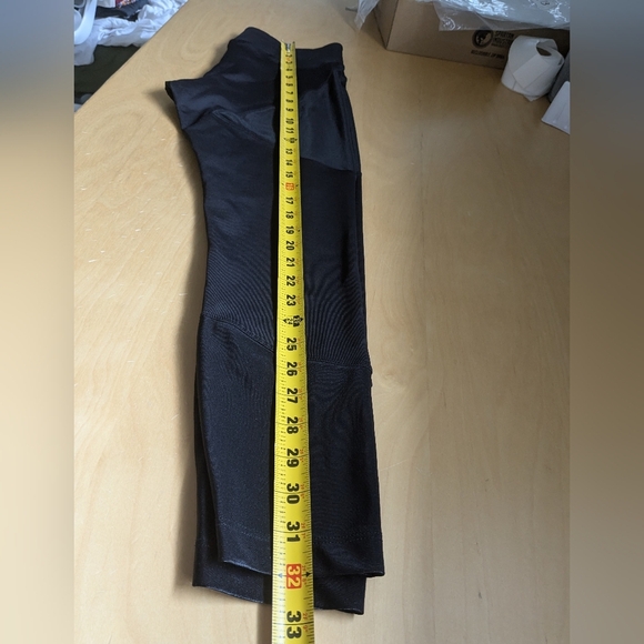 KORAL Black Madr In USA Legging Crop Size Large For Wonen - Picture 8 of 9